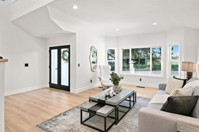 3198 Vintage Crest Dr, San Jose CA: https://media.crmls.org/mediaz/d772cf14-125d-4c14-a167-450cf6e2b238.jpg