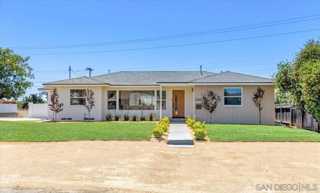1967 Wedgemere Rd, El Cajon CA: https://media.crmls.org/mediaz/d773f8eb-26f9-44d4-a655-33ca71f9be52.jpg