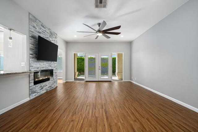 48211 Vista De Nopal, La Quinta CA: https://media.crmls.org/mediaz/d7743a44-162a-4529-be00-5146d1d989c5.jpg