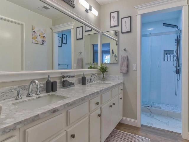 719 Gettysburg Way, Gilroy CA: https://media.crmls.org/mediaz/d7743f88-90bb-4d68-8d91-d33e8929c436.jpg