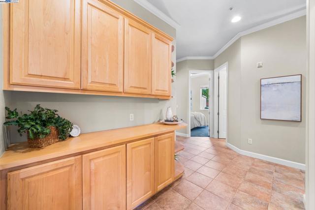 444 Cabonia Ct, Pleasanton CA: https://media.crmls.org/mediaz/d7751880-1b66-4c69-bec4-acdd9a04f197.jpg