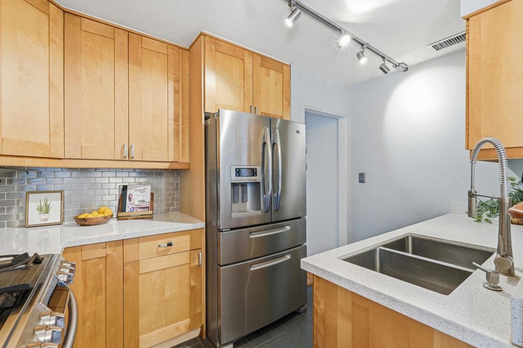 6335 Cleo Street - photo 15