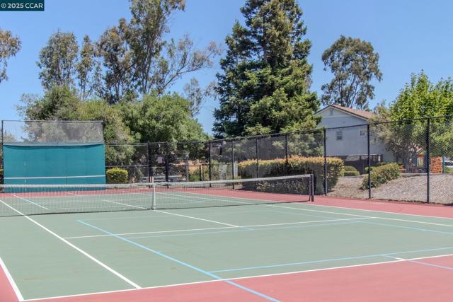 289 Crestview Ave, Martinez CA: https://media.crmls.org/mediaz/d775e89d-9d32-489f-96ea-c60019d1e159.jpg