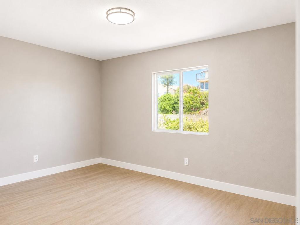 2421 Balboa Vista Dr - photo 7