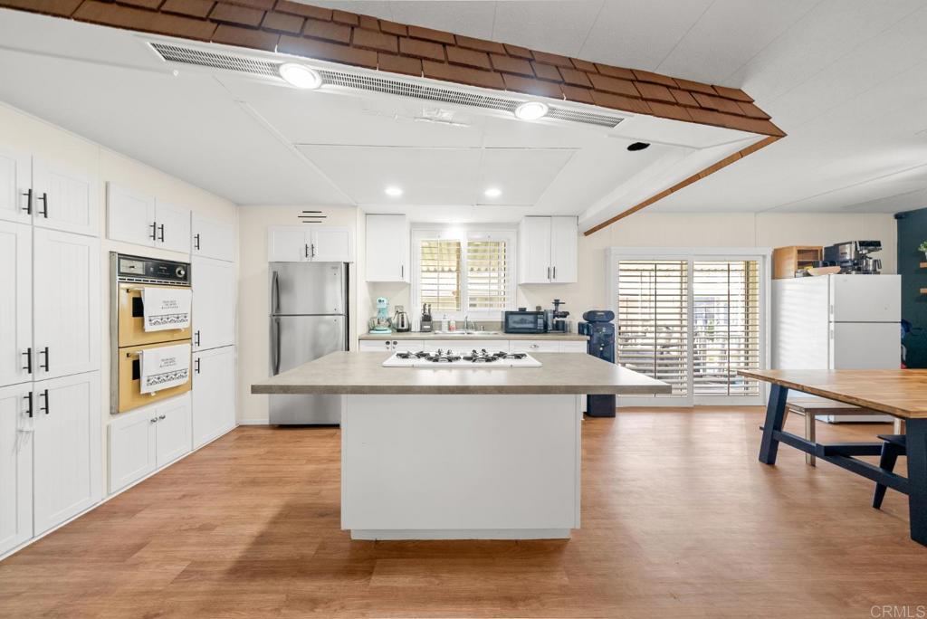 2700 Valley Parkway - photo 8