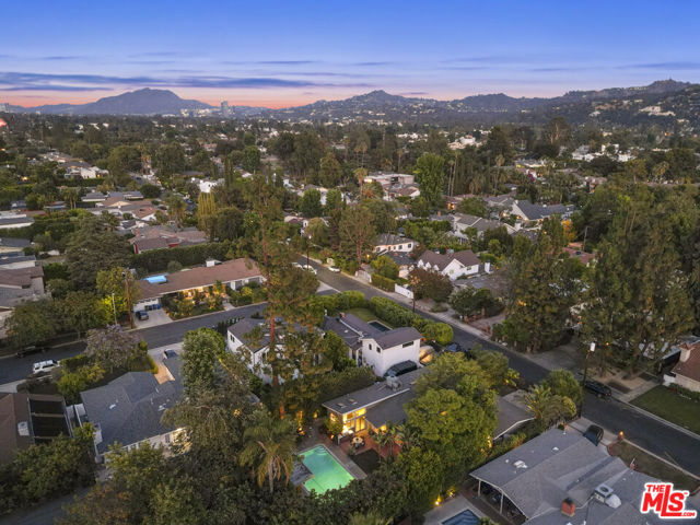 12815 Sarah Street, Studio City CA: https://media.crmls.org/mediaz/d776a91a-6183-4809-b456-3de23c5c4747.jpg