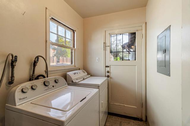 718 N 16th Street, San Jose CA: https://media.crmls.org/mediaz/d776cb54-ac1d-47e7-9019-620cd5a8cc5f.jpg
