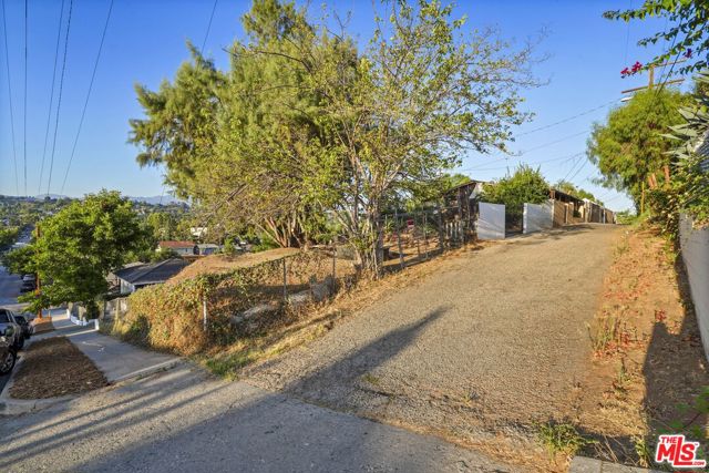 1028 Avenue 52, Los Angeles, California 90042, 3 Bedrooms Bedrooms, ,1 BathroomBathrooms,Single Family Residence,For Sale,Avenue 52,24424099