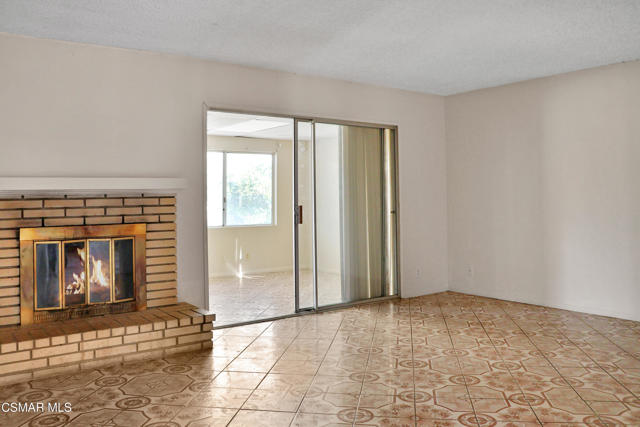 43236 W 20th W Street, Lancaster CA: https://media.crmls.org/mediaz/d7774f12-555d-4160-8b27-a8b4ebef16c5.jpg