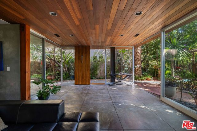 927 Amoroso photo 10