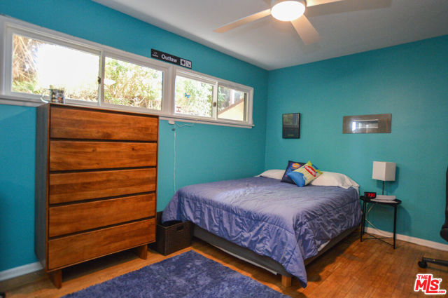 11136 Lucerne Avenue, Culver City CA: https://media.crmls.org/mediaz/d778afd8-8bfb-4d66-aaed-ae0547a06656.jpg