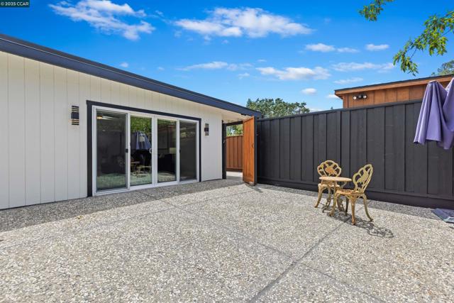 1838 Sunnyvale Ave, Walnut Creek CA: https://media.crmls.org/mediaz/d778d640-8449-40a1-949a-68785d88d641.jpg