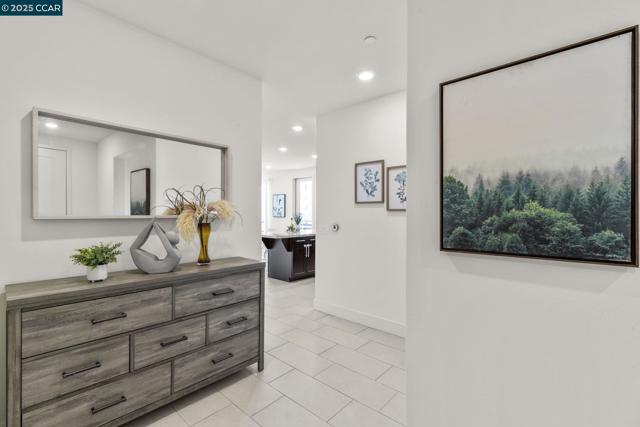 320 Riesling Ave, Milpitas CA: https://media.crmls.org/mediaz/d77996c2-132d-497a-846e-71d3090bf575.jpg