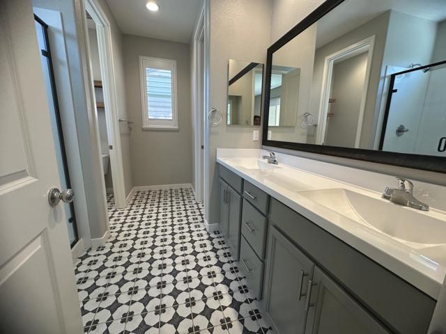 515 Shearwater Street, Hollister CA: https://media.crmls.org/mediaz/d77a5773-f187-41d3-beea-42ae49d5bbc2.jpg