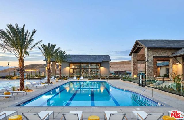18113 Tableau Way, Santa Clarita CA: https://media.crmls.org/mediaz/d77a738f-cc4f-4cba-bc23-412ec0b34357.jpg