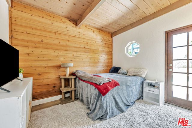 1148 Turquoise Street, San Diego CA: https://media.crmls.org/mediaz/d77ae1c8-4d50-4333-ab7d-c5dc07055fd5.jpg