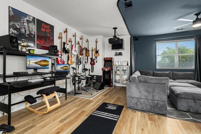Detail Gallery Image 26 of 39 For 1345 Santa Diana Rd #2,  Chula Vista,  CA 91913 - 4 Beds | 3/1 Baths