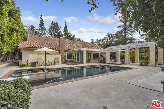 10329 Melvin Avenue, Porter Ranch CA: https://media.crmls.org/mediaz/d77b0a54-54a5-4ade-bea1-0c11487a00ae.jpg