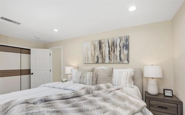 715 N Sunrise Way, Palm Springs CA: https://media.crmls.org/mediaz/d77b4306-93ec-4244-ac78-0d201842132a.jpg