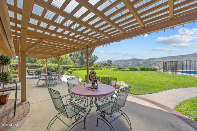 12490 Ridge Drive, Santa Rosa CA: https://media.crmls.org/mediaz/d77ba0b0-a0d3-481b-b099-ac8524317da4.jpg