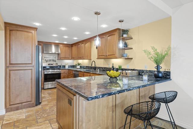 515 S Sierra Avenue, Solana Beach CA: https://media.crmls.org/mediaz/d77bc0ea-7321-459c-9a7b-03ea24859f74.jpg