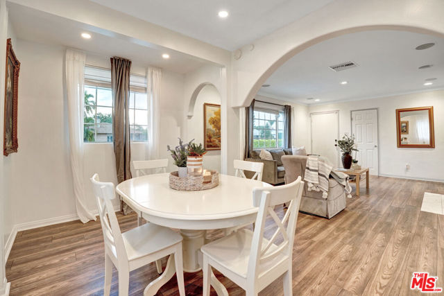 6230 Peach Avenue, Van Nuys CA: https://media.crmls.org/mediaz/d77c09e1-8635-420f-8642-09dcc089197b.jpg