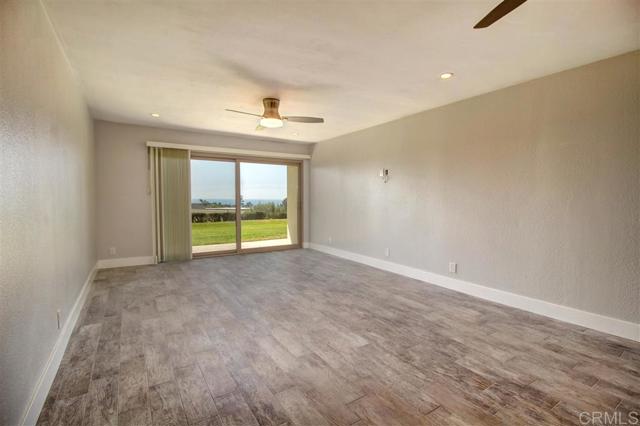 Detail Gallery Image 10 of 25 For 640 W Solana Cir #13,  Solana Beach,  CA 92075 - 2 Beds | 2 Baths