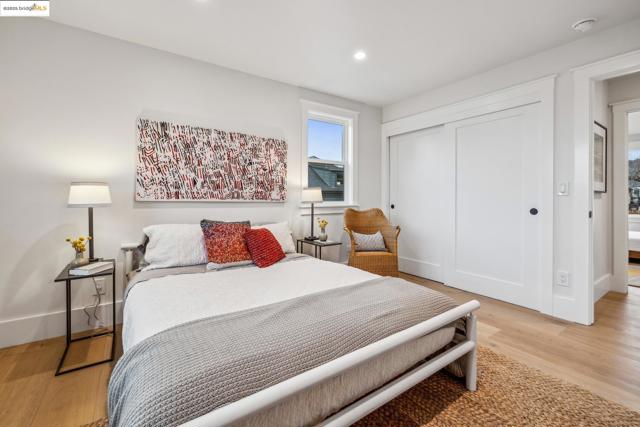 2312 Eighth St, Berkeley CA: https://media.crmls.org/mediaz/d77d1c95-3134-4c62-b1be-c6e20390954c.jpg
