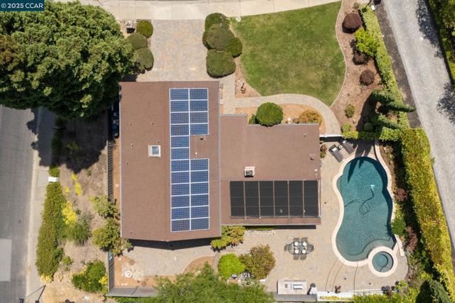 2 Kulani Ln, Pleasant Hill CA: https://media.crmls.org/mediaz/d77e7971-5275-4fc9-a339-41778e7ac2d0.jpg