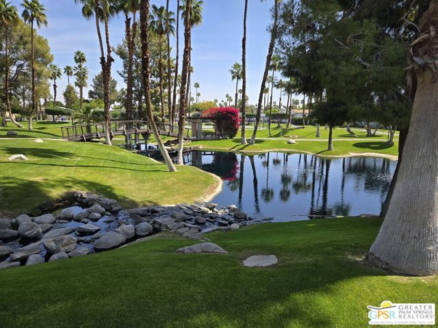 1067 Via Grande, Cathedral City CA: https://media.crmls.org/mediaz/d77edabc-d2a6-4d57-9e43-fab7144cbe9b.jpg