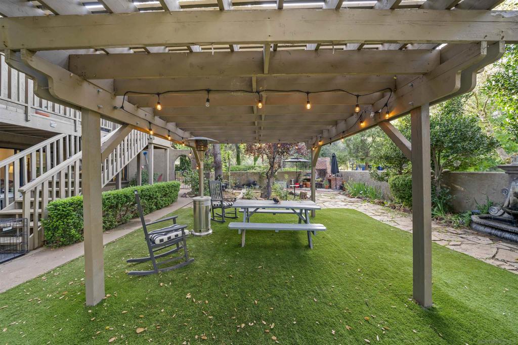 https://media.crmls.org/mediaz/d77f260d-9895-41ec-90ec-4a436a8c4199.jpg?preset=X-Large