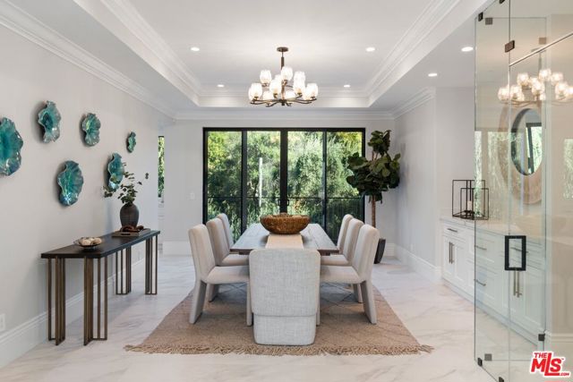 4351 Vanalden Avenue, Tarzana CA: https://media.crmls.org/mediaz/d77fe85d-14d0-4caa-85dd-8a578c775ca1.jpg