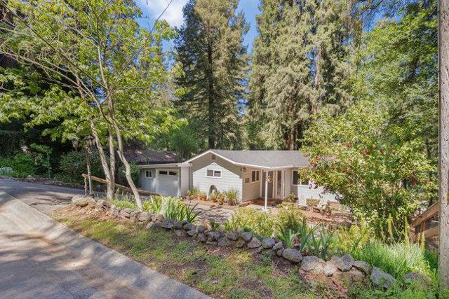 345 Saint Francis Drive, Boulder Creek CA: https://media.crmls.org/mediaz/d7800514-e0aa-4478-811f-9f62c563666b.jpg