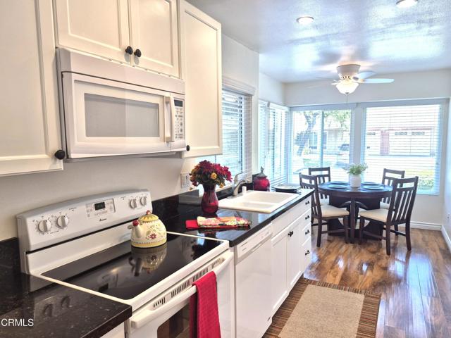 13105 Village 13, Camarillo CA: https://media.crmls.org/mediaz/d7800cfa-c0a2-4d48-b782-150ffa0135fb.jpg