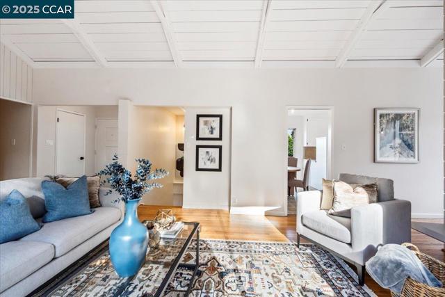 3503 Highland Ave, Redwood City CA: https://media.crmls.org/mediaz/d78034e2-08fd-48fe-a593-78fb6d8f7f7c.jpg