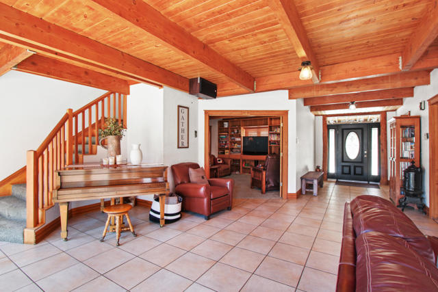 43630 Rainbow Lane, Angelus Oaks CA: https://media.crmls.org/mediaz/d780c114-38bb-4d38-857a-e11ed7ec4da3.jpg