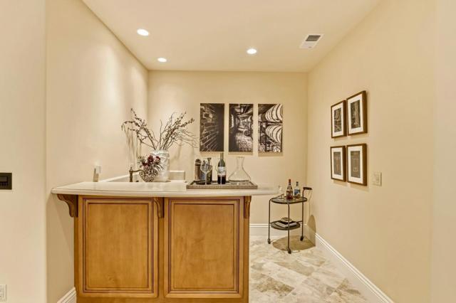 484 Cherry Avenue, Los Altos CA: https://media.crmls.org/mediaz/d7813c5a-c8a9-42e1-92e3-2c9ac29b9d6a.jpg