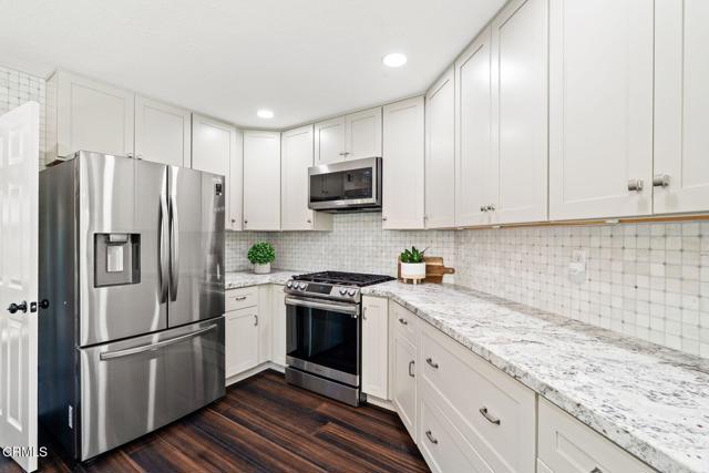 Detail Gallery Image 20 of 53 For 12157 London Grove Ct, Moorpark,  CA 93021 - 3 Beds | 2/1 Baths