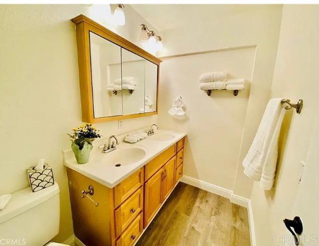 Home for Sale in Lakeside