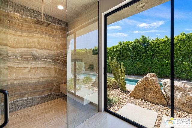 1 Sterling Ridge Drive, Rancho Mirage CA: https://media.crmls.org/mediaz/d782bd68-914f-4ddf-a6b5-cd09b0e0311b.jpg