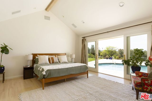 16303 Mandalay Drive, Encino CA: https://media.crmls.org/mediaz/d7831ea5-e67e-4182-9328-da4a9f67aea4.jpg