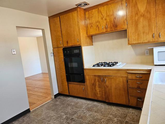 297 N San Anselmo Avenue, San Bruno CA: https://media.crmls.org/mediaz/d783b89f-5d2d-4771-924a-1135825c3703.jpg