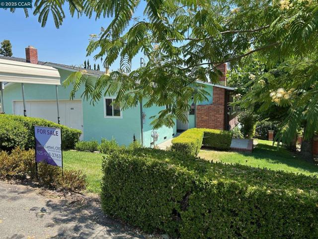 826 Veale, Martinez CA: https://media.crmls.org/mediaz/d78411f1-ccb9-41bb-a3ad-02c4e84cff7f.jpg