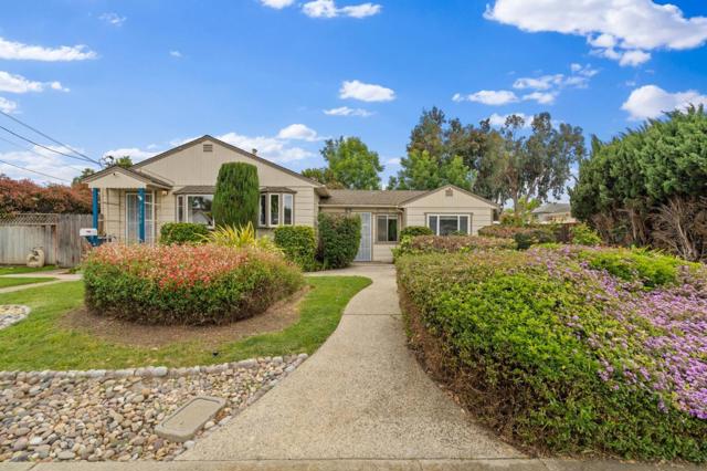 3150 Riddle Road, San Jose CA: https://media.crmls.org/mediaz/d7848e70-561f-4818-b23f-efcb5bf9f67e.jpg