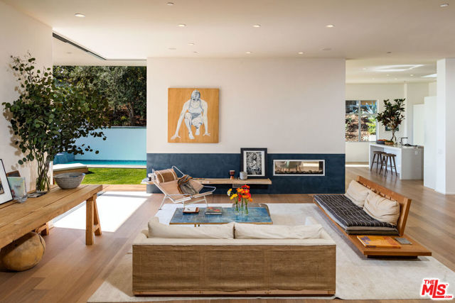 1355 Devlin Drive, Los Angeles CA: https://media.crmls.org/mediaz/d784f2dd-f5f0-4f11-ad37-e79a1f3a3b6b.jpg