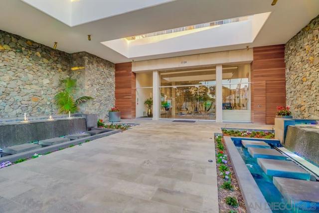 1720 Avenida Del Mundo, Coronado CA: https://media.crmls.org/mediaz/d7864342-aa25-4ab5-bfd6-0361d011b57a.jpg