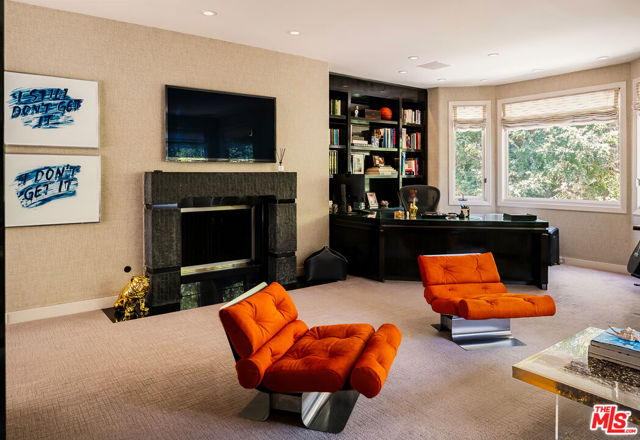 6 Bed Home for Sale in Los Angeles, California