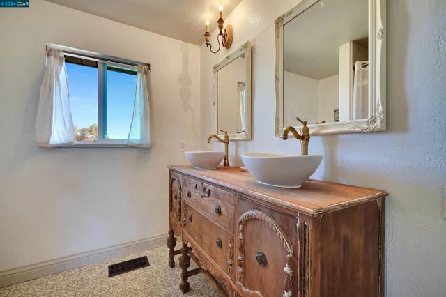 Image 25 of 59 For 4774 Camanche Parkway N