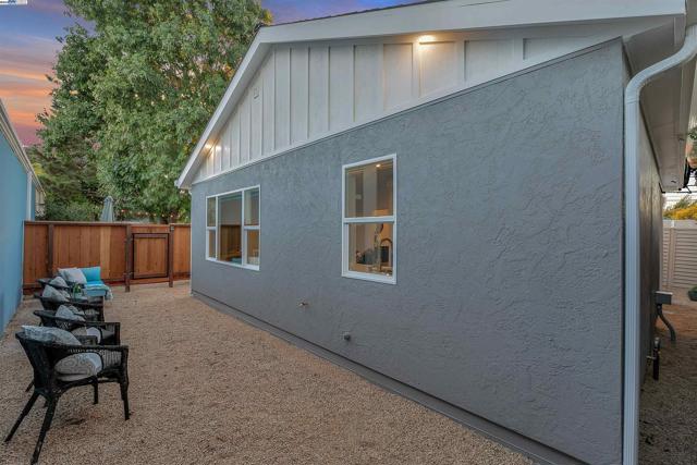 930 Magnolia Drive, Alameda CA: https://media.crmls.org/mediaz/d786ebea-a0d3-48a8-a8b2-a32e58560489.jpg