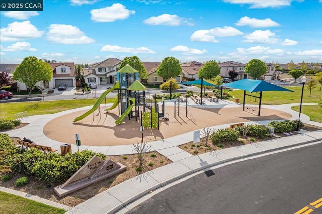 205 Goose Creek Ave, Brentwood CA: https://media.crmls.org/mediaz/d786f95c-cfa2-4b2e-9981-ba6315688a82.jpg